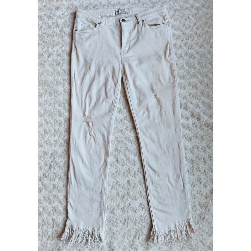 Free People Great Heights Jeans Distressed Fringe Frayed Hem White Ivory Size 26 - Picture 3 of 8